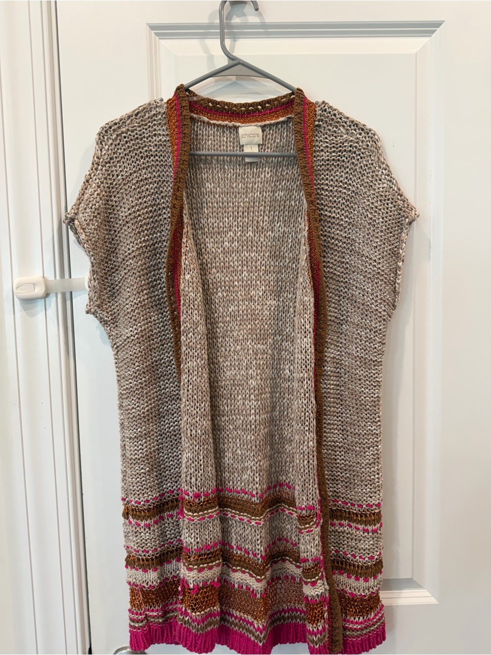 Chico's Size 1 Taupe Open-Front Knit Vest with Pink & Brown Trim